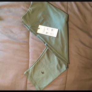 Yoga/workout crop leggings. Jade green.